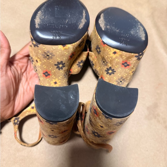 Saint Laurent Tan Floral Heels - Picture 5 of 6
